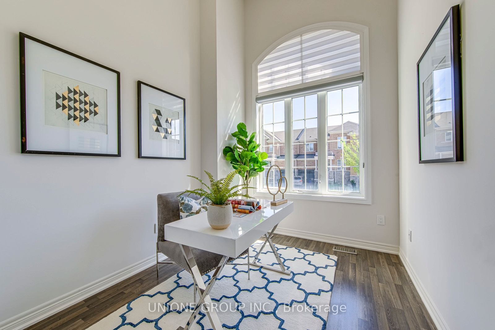 1458 Pratt Heights