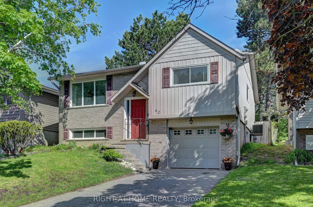 Photo of 92 Pinemeadow Crescent, Waterloo, ON N2T 1A7 (MLS # X13213030)