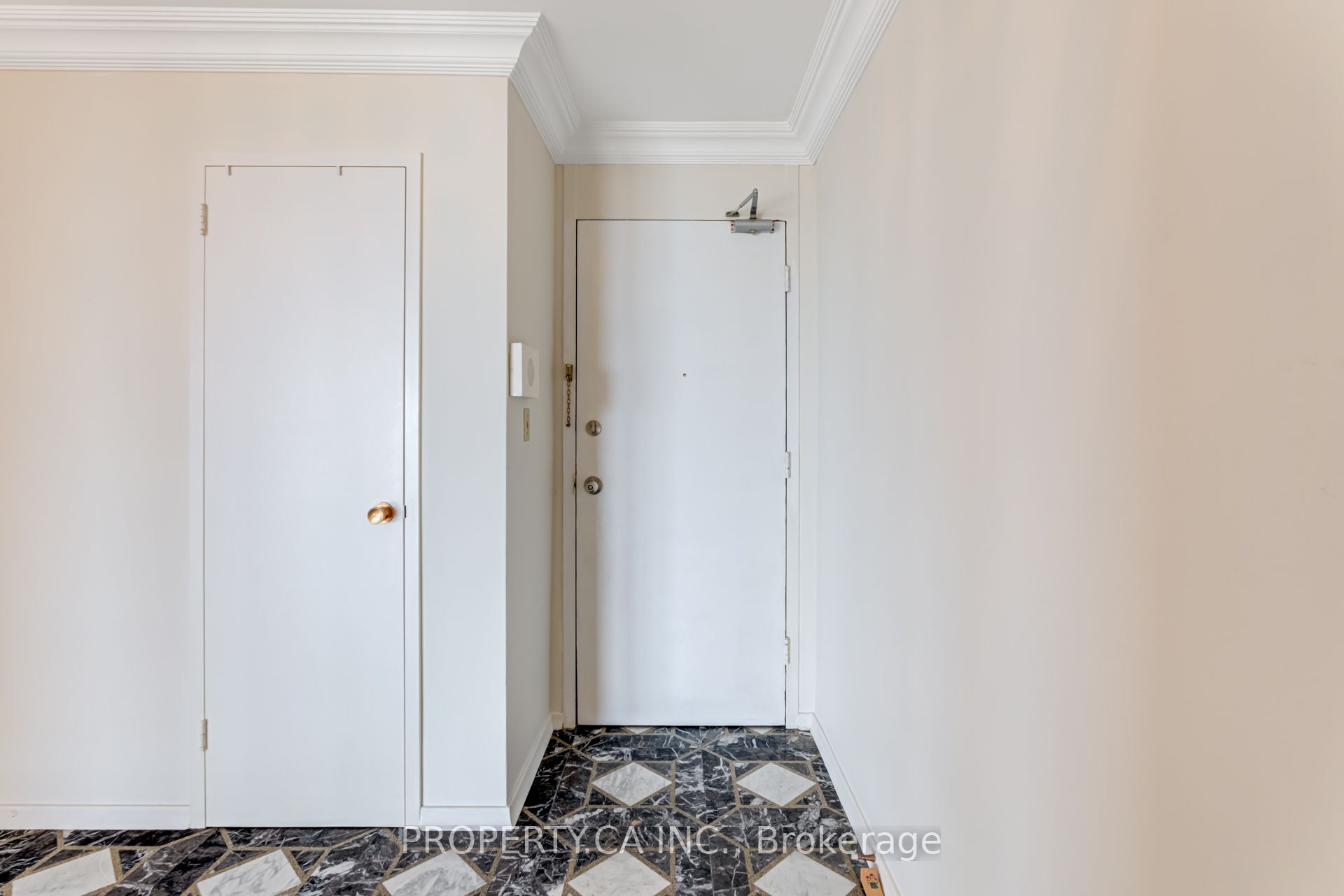 135 Antibes Drive 2606