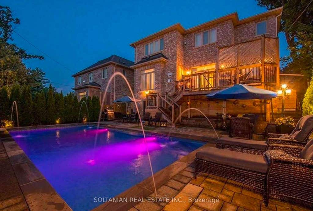 Photo of 90 Grandview Avenue, Markham, ON L3T 1H4 (MLS # N13529808)