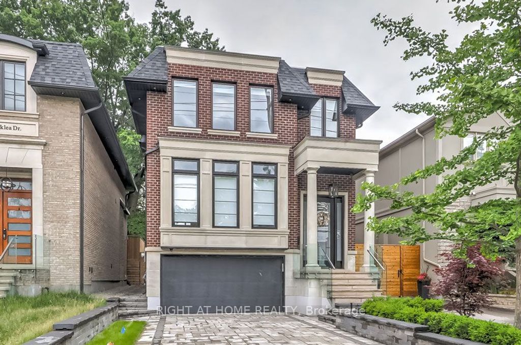 Photo of 102 Parklea Drive, Toronto, ON M4G 2J8 (MLS # C13158990)