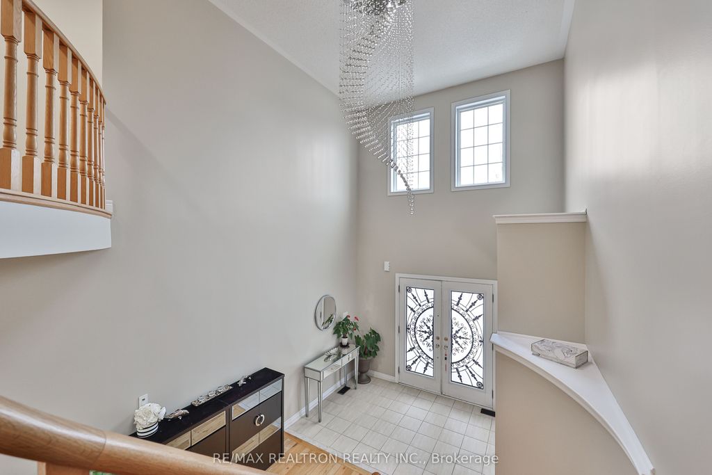 Photo of 16 Mckenzie Way, Bradford West Gwillimbury, ON L3Z 0K1 (MLS # N12858944)