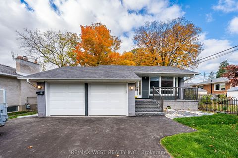 132 Meadowbank Road Toronto ON M9B 5E4