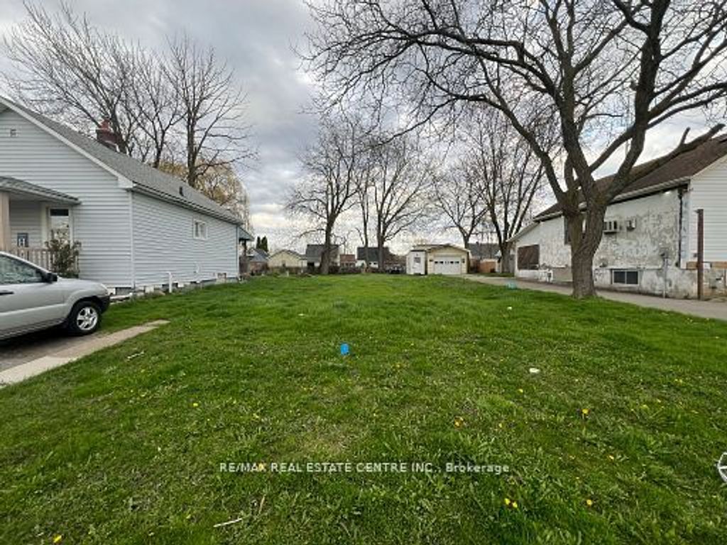 Photo of 4346 Third Avenue, Niagara Falls, ON L2E 4K6 (MLS # X12954408)