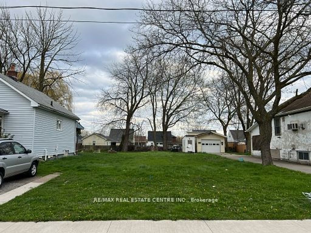 Photo of 4346 Third Avenue, Niagara Falls, ON L2E 4K6 (MLS # X12954408)