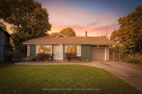 63 Bow River Crescent Mississauga ON L5N 1J1