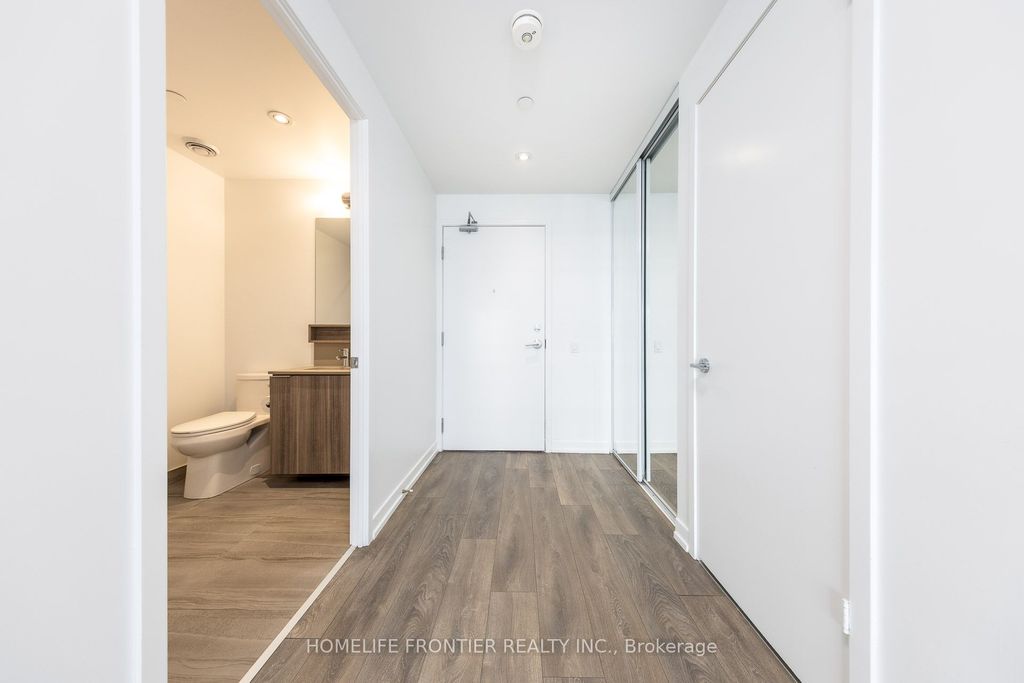 Photo of 5 Buttermill Avenue #5001, Vaughan, ON L4K 0J5 (MLS # N12742970)