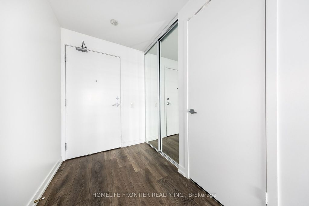 Photo of 5 Buttermill Avenue #5001, Vaughan, ON L4K 0J5 (MLS # N12742970)
