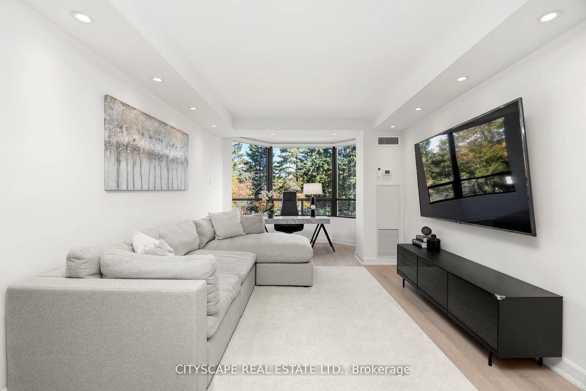 7460 Bathurst Street 209