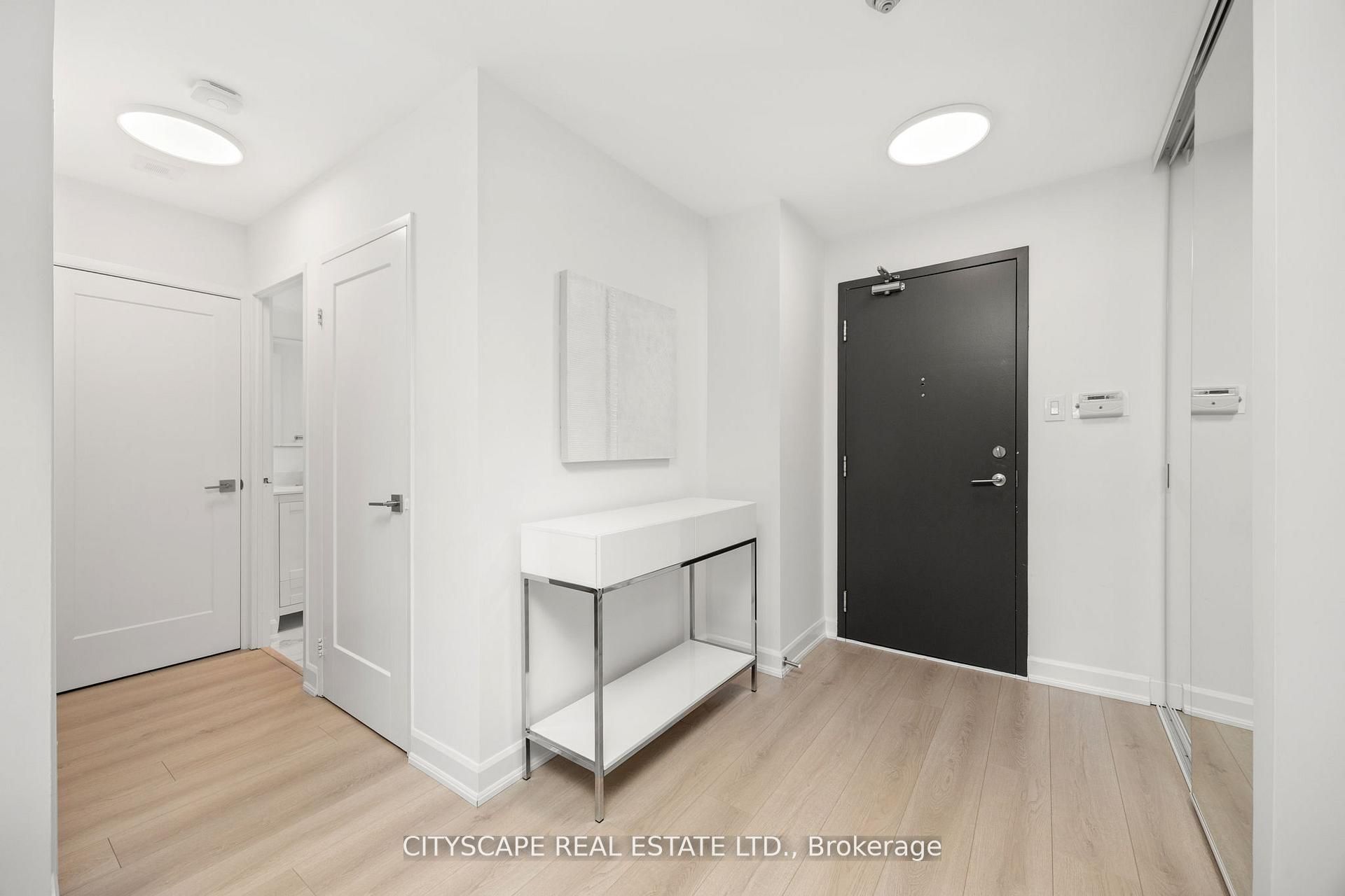 7460 Bathurst Street 209