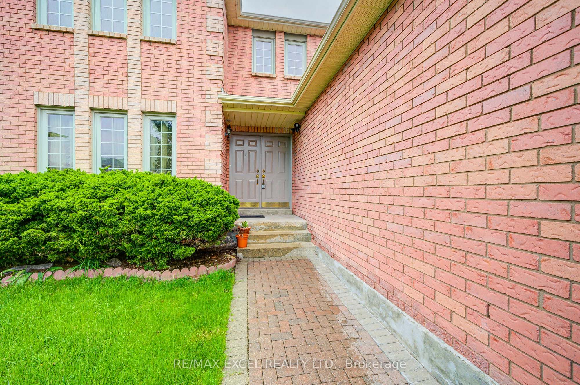 18 Tamara Drive