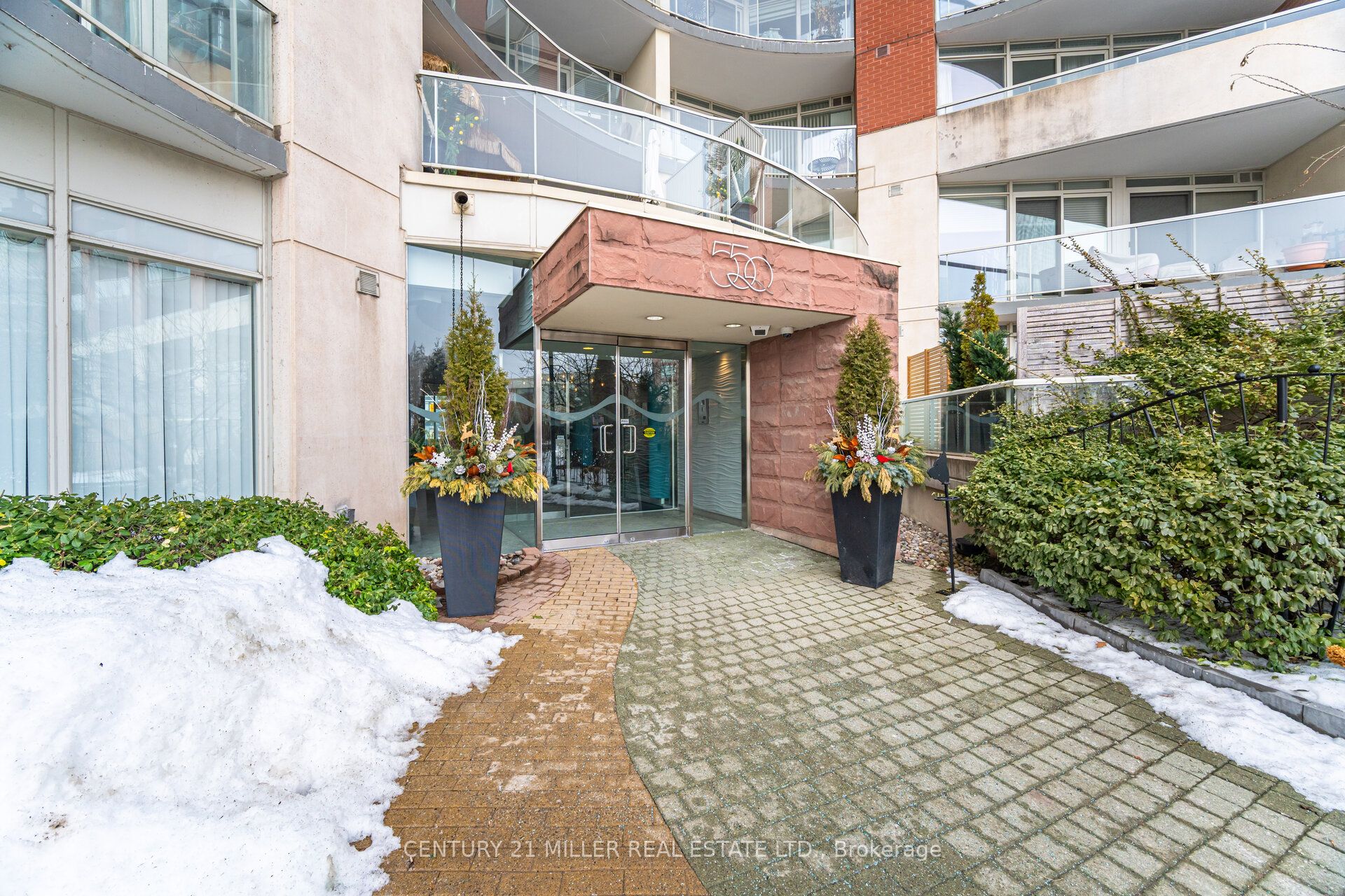 550 Queens Quay 318