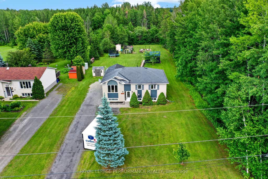 Photo of 1133 W Hickory Street, Clarence-Rockland, ON K4K 1K9 (MLS # X13454216)