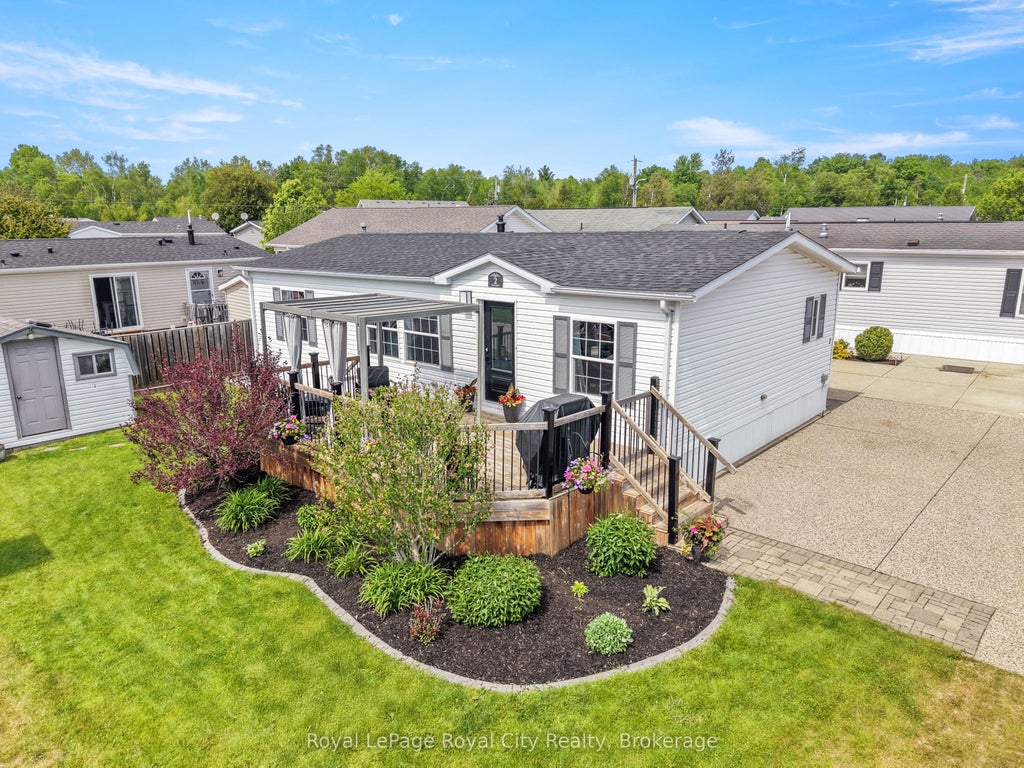 Photo of 2 PAVILION Road, Puslinch, ON N0B 2C0 (MLS # X13539762)