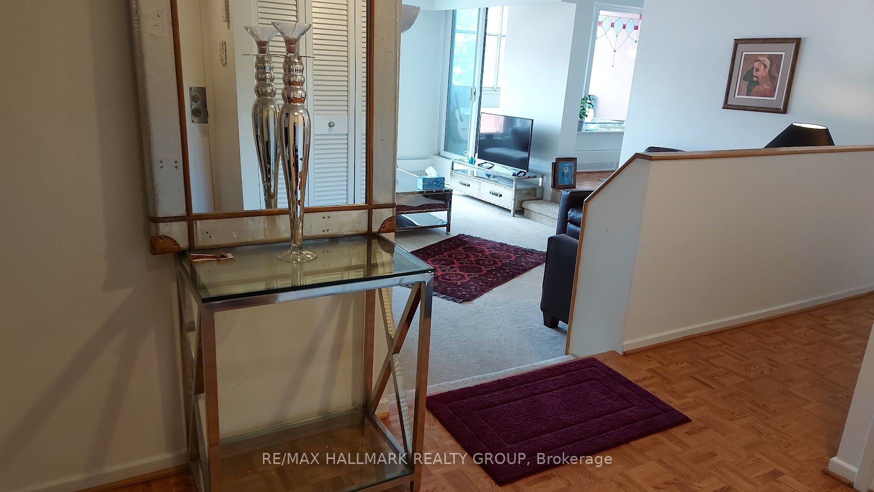 373 Laurier Avenue E 402