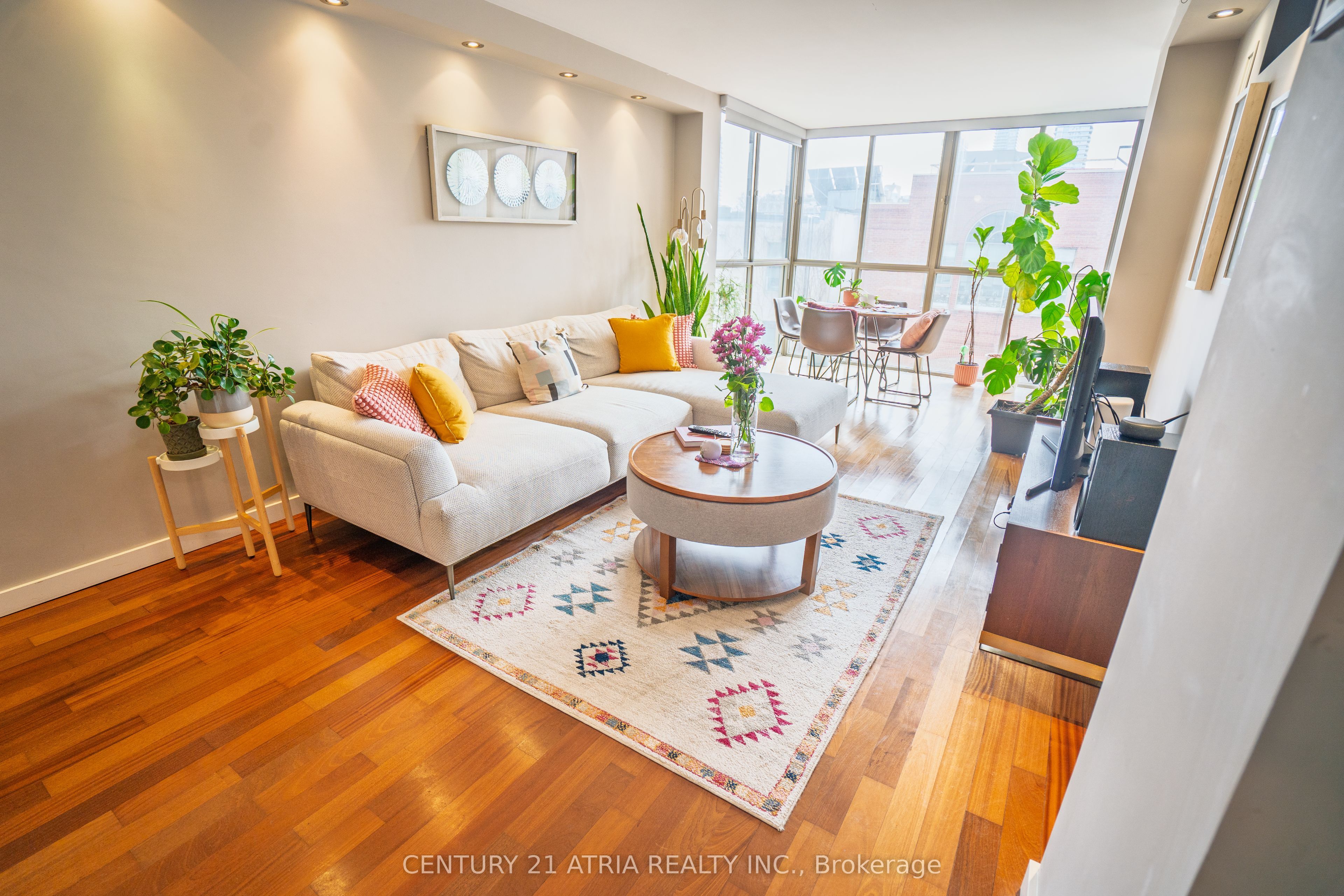 95 Lombard Street S 303