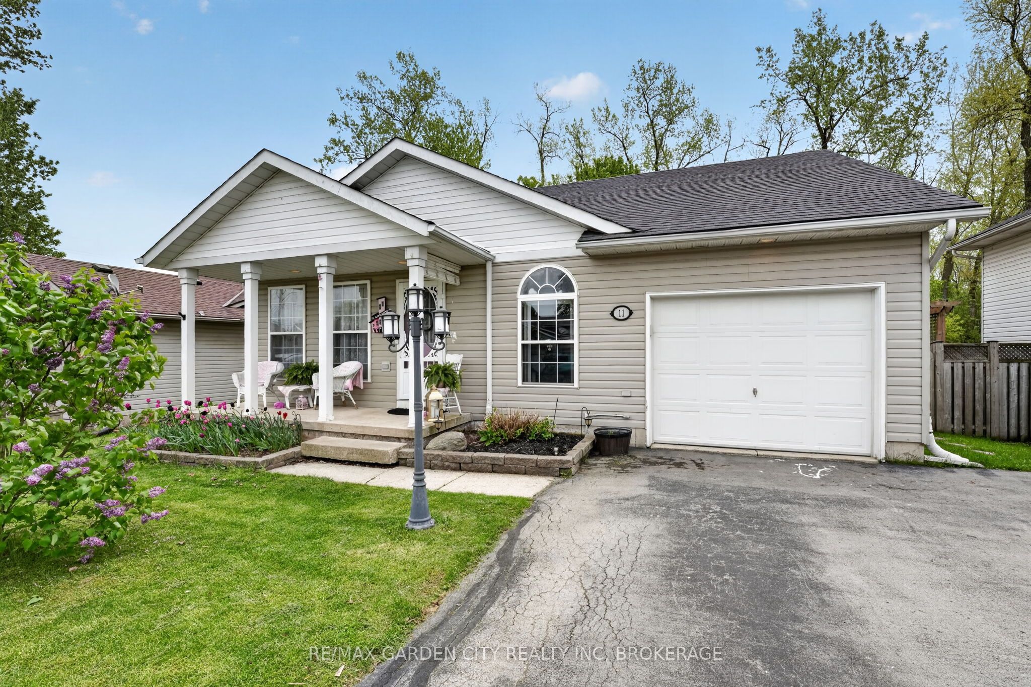 11 Rochelle Crescent