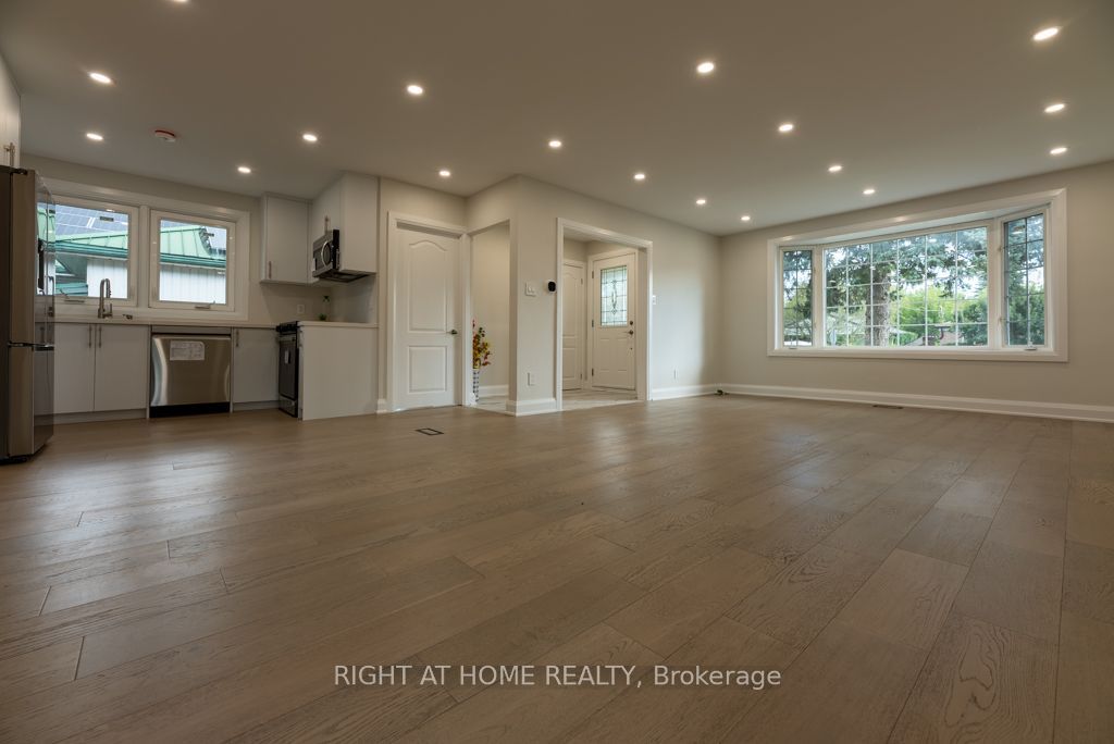 Photo of 343 Boisdale Avenue, Richmond Hill, ON L4C 1R4 (MLS # N12859910)