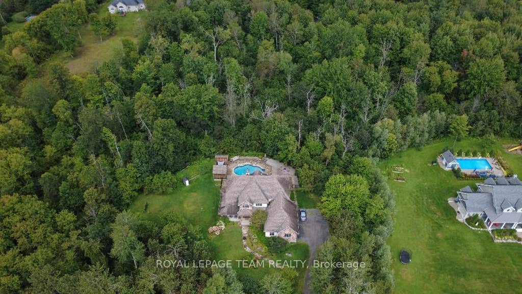 Photo of 1671 Reindeer Way, Greely - Metcalfe - Osgoode - Vernon and Area, ON K4P 0A2 (MLS # X13045604)