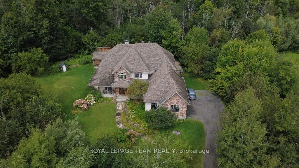 Photo of 1671 Reindeer Way, Greely - Metcalfe - Osgoode - Vernon and Area, ON K4P 0A2 (MLS # X13045604)