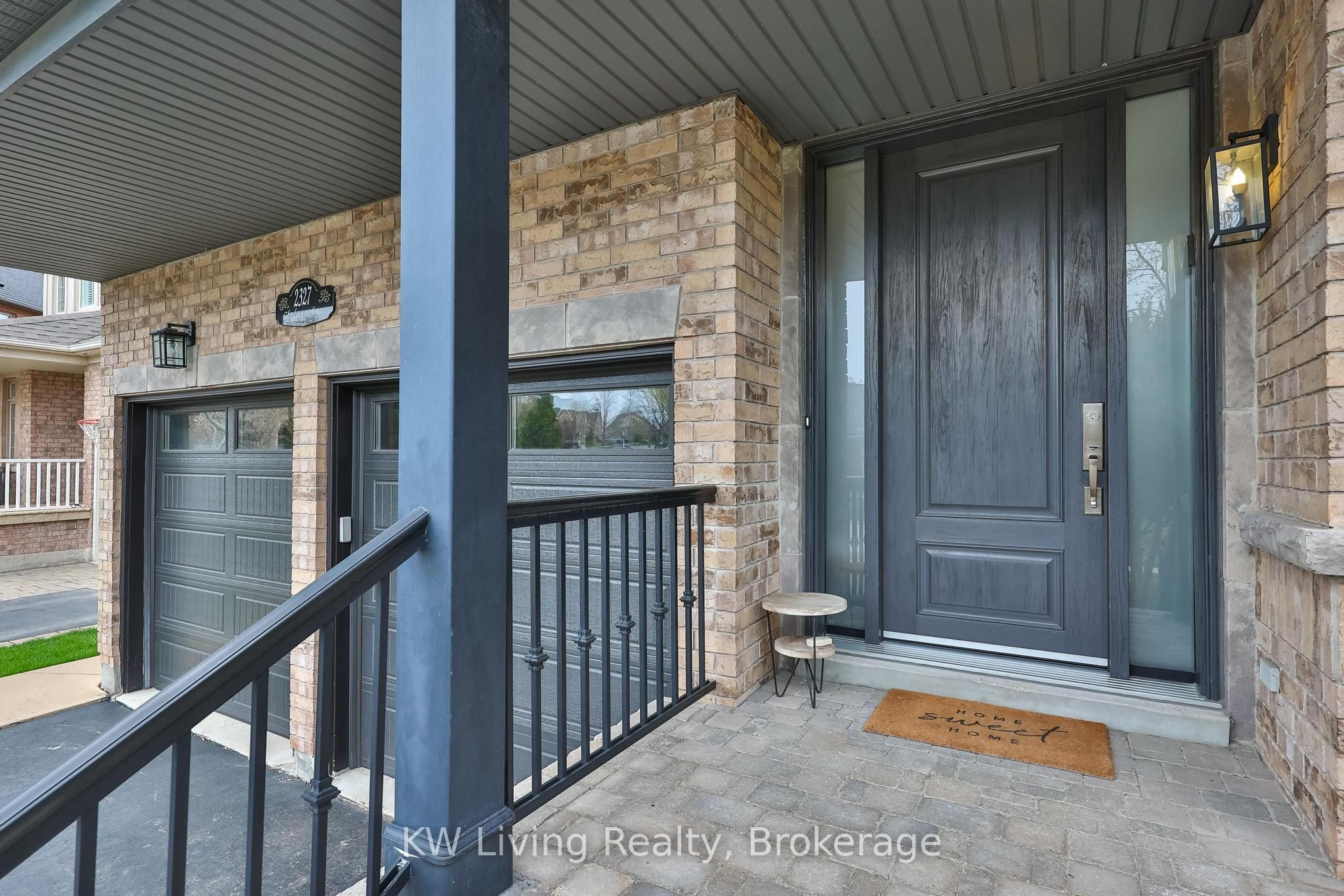 2327 Gladacres Lane E