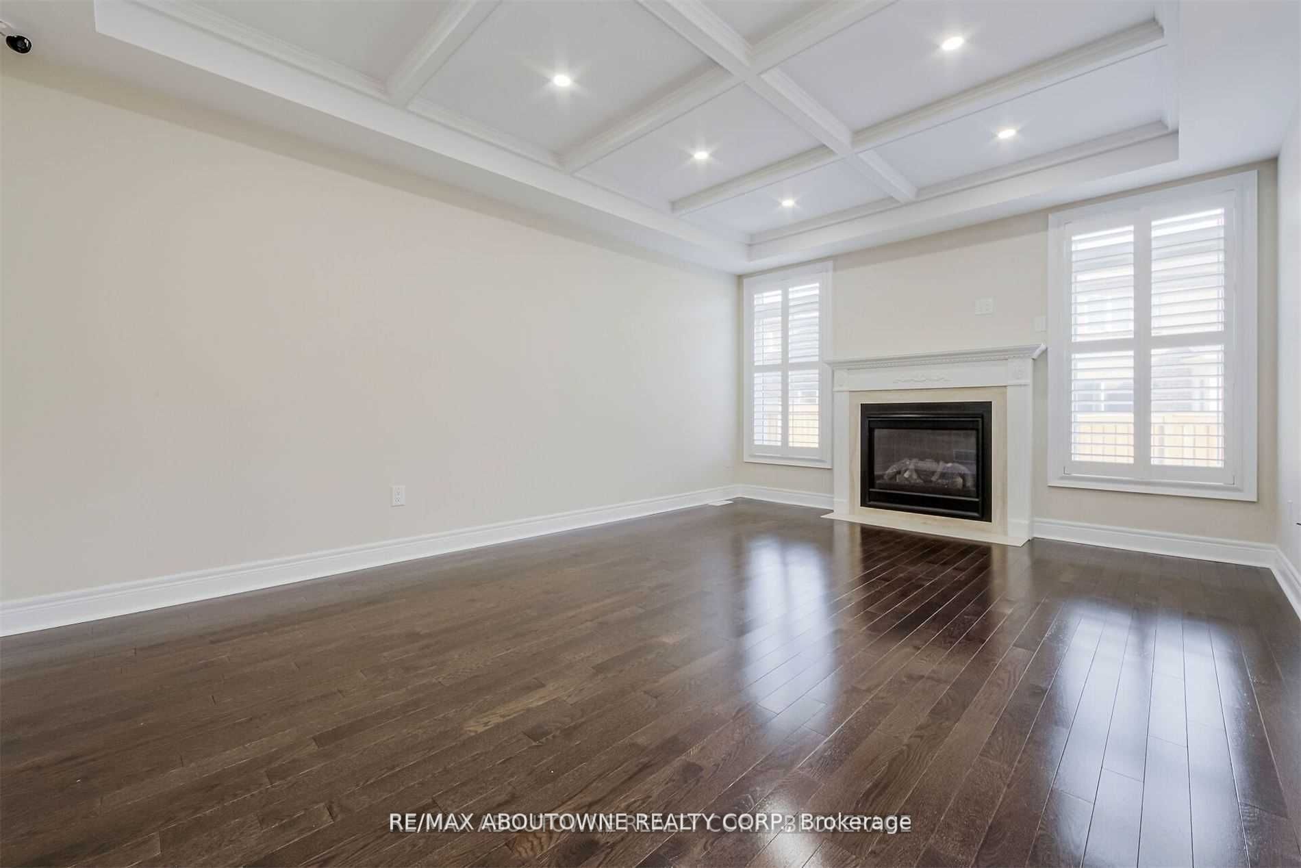 206 Jessie Caverhill Passage