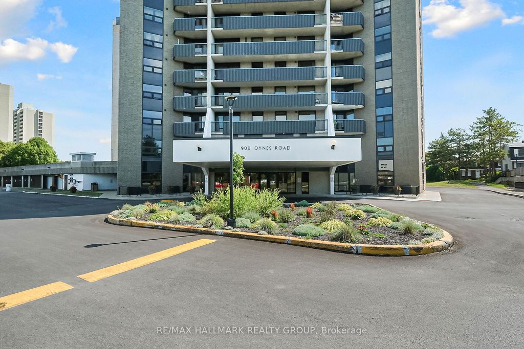 Photo of 900 Dynes Road #1904, Mooneys Bay - Carleton Heights and Area, ON K2C 3L6 (MLS # X12396925)