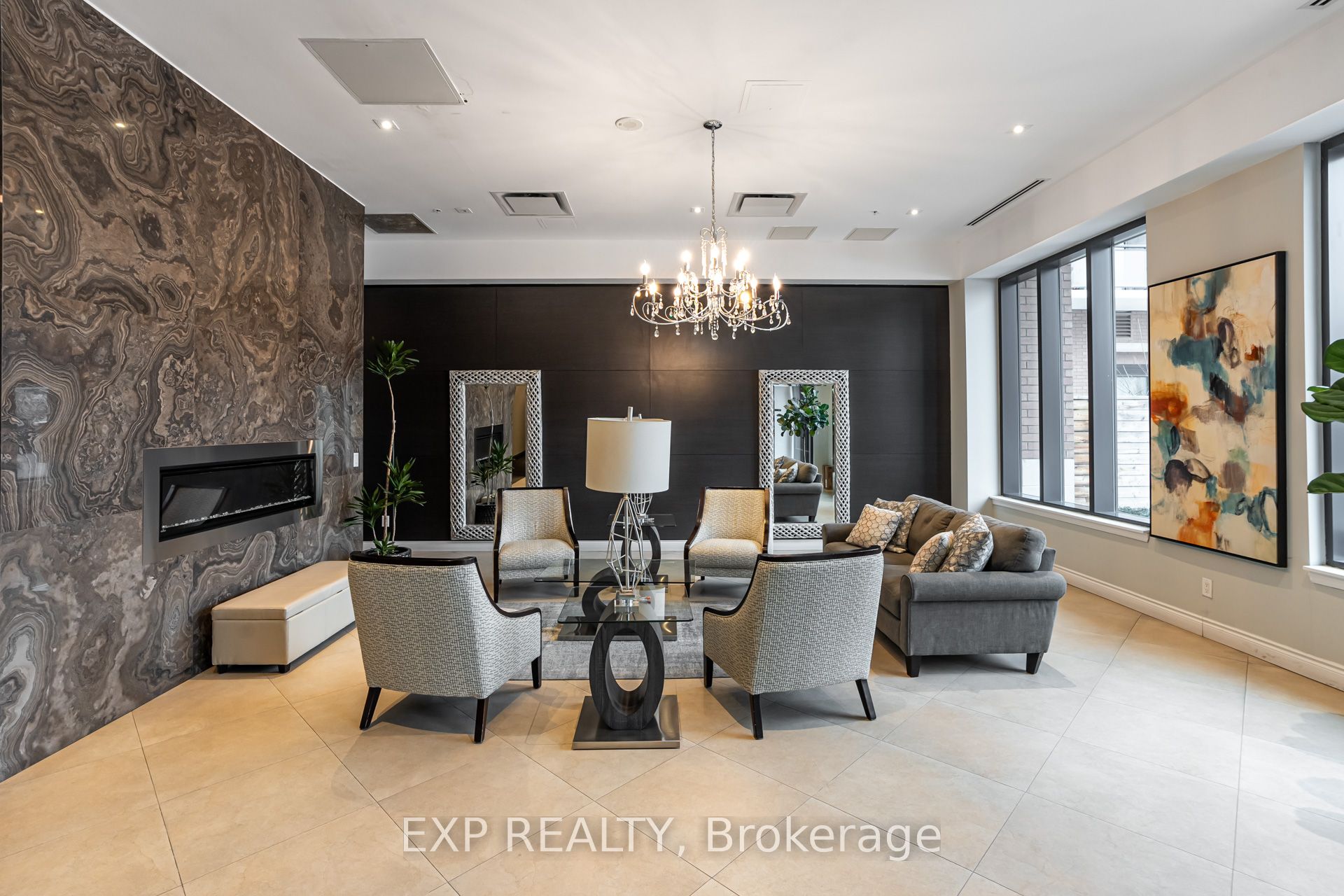 11611 Yonge Street 317
