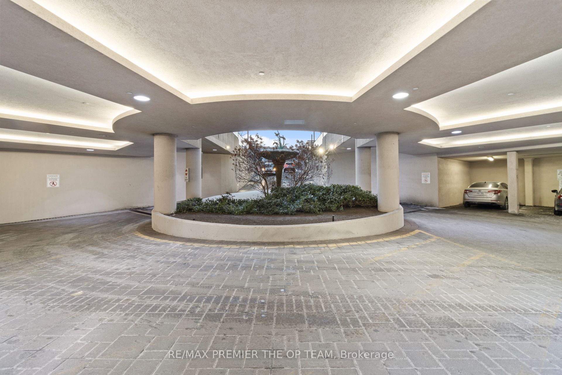 23 Cox Boulevard 1077