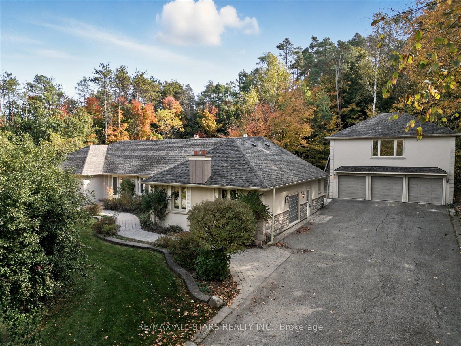 40 Algonquin Forest Drive
