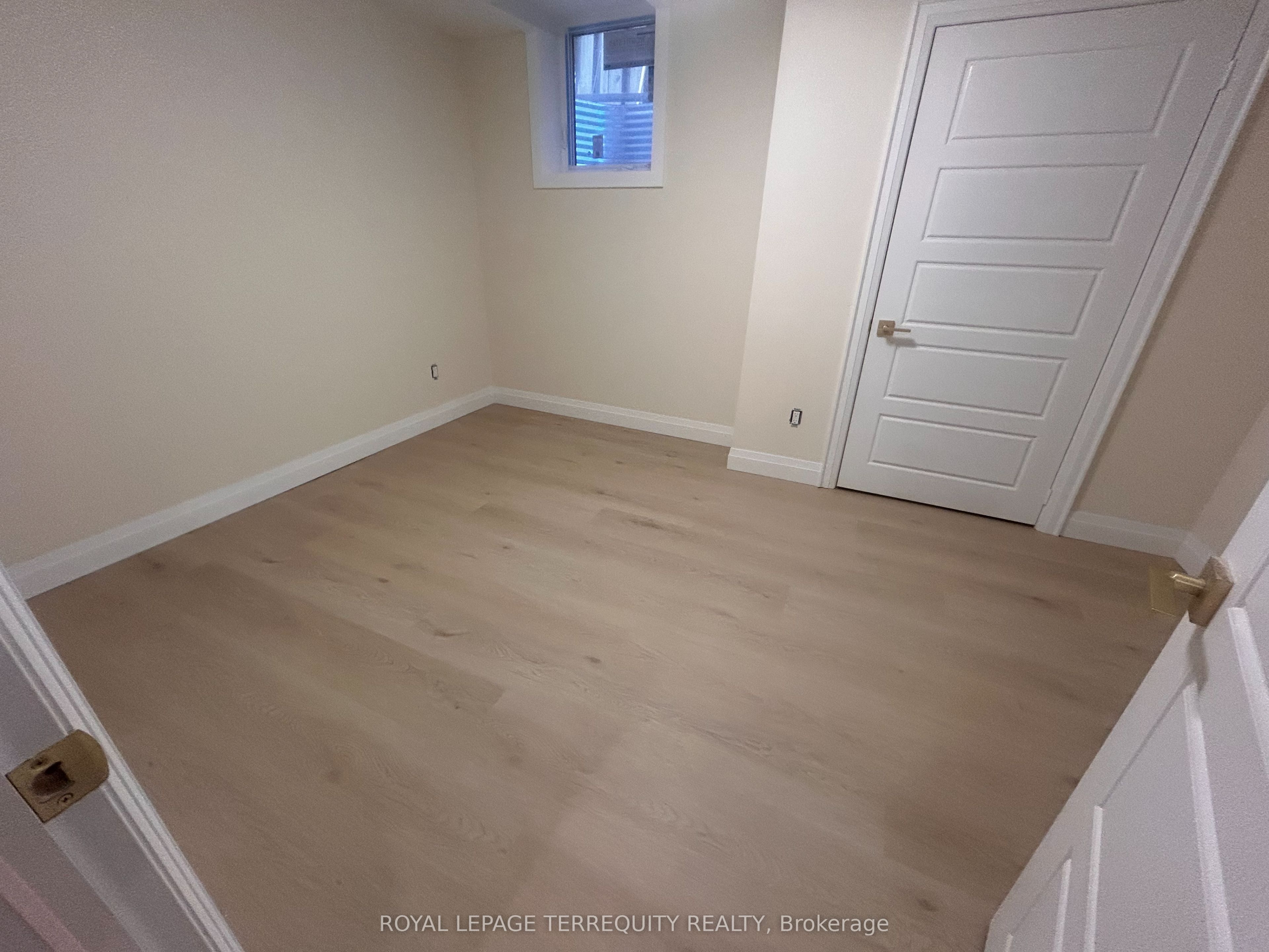 4 Sutton Court