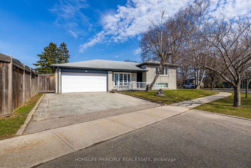 Photo of 101 Renault Crescent, Toronto, ON M9P 1J7 (MLS # W12990460)