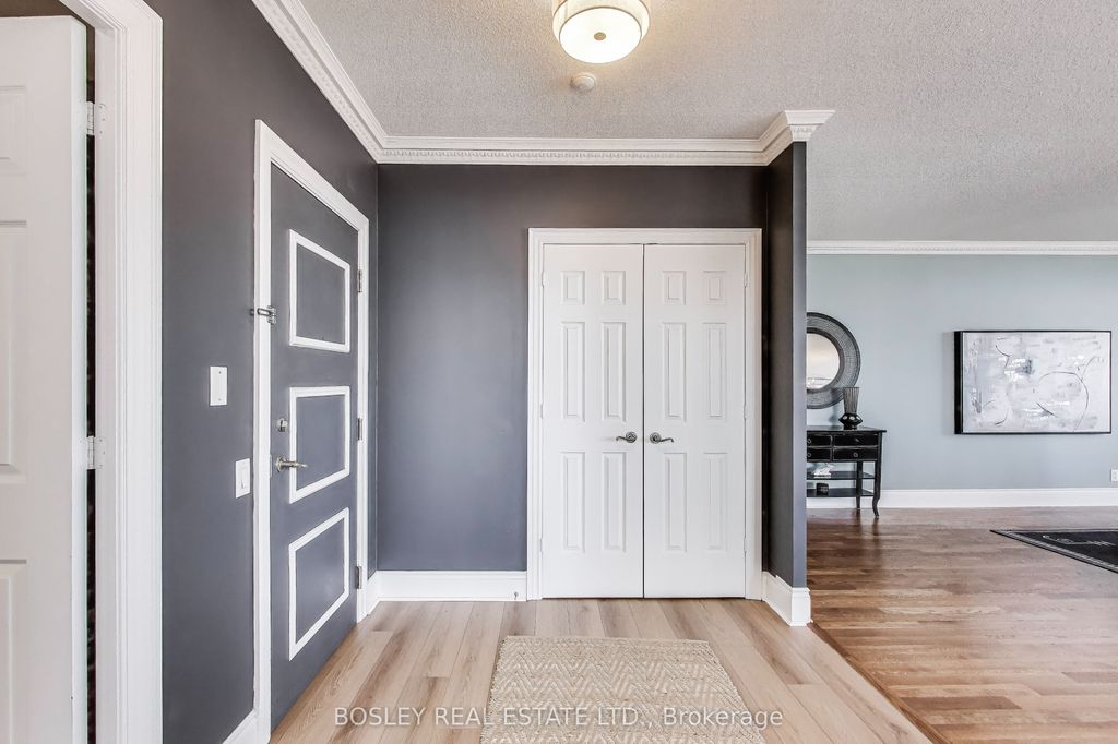 Photo of 5229 Dundas Street W #PH08, Toronto, ON M6B 6L9 (MLS # W12387473)