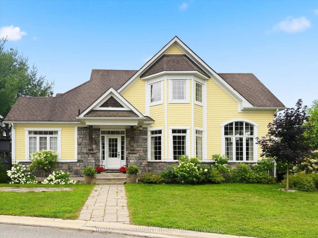 Photo of 23 Spencer Street, Bracebridge, ON P1L 0B7 (MLS # X13652970)