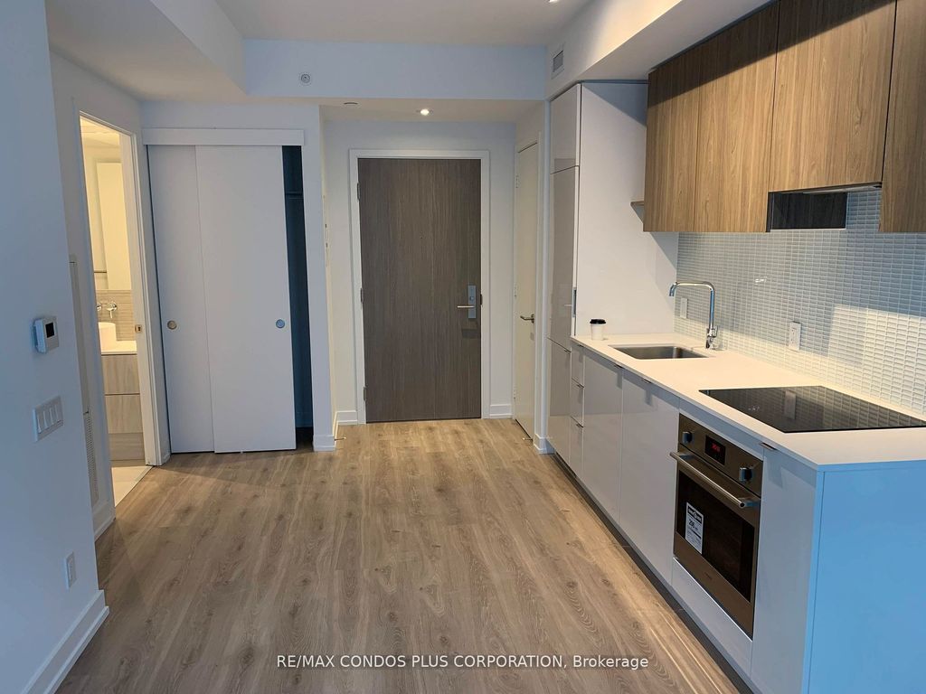 Photo of 161 Roehampton Avenue #726, Toronto, ON M4P 1P9 (MLS # C12617134)