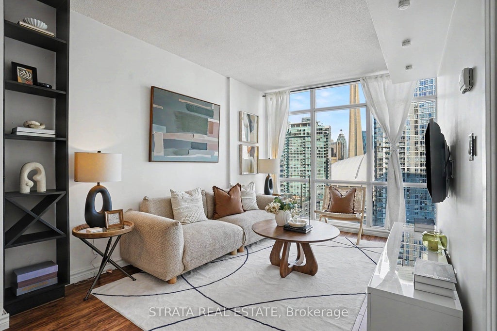 Photo of 15 Fort York Boulevard #2708, Toronto, ON M5V 3Y4 (MLS # C13861402)