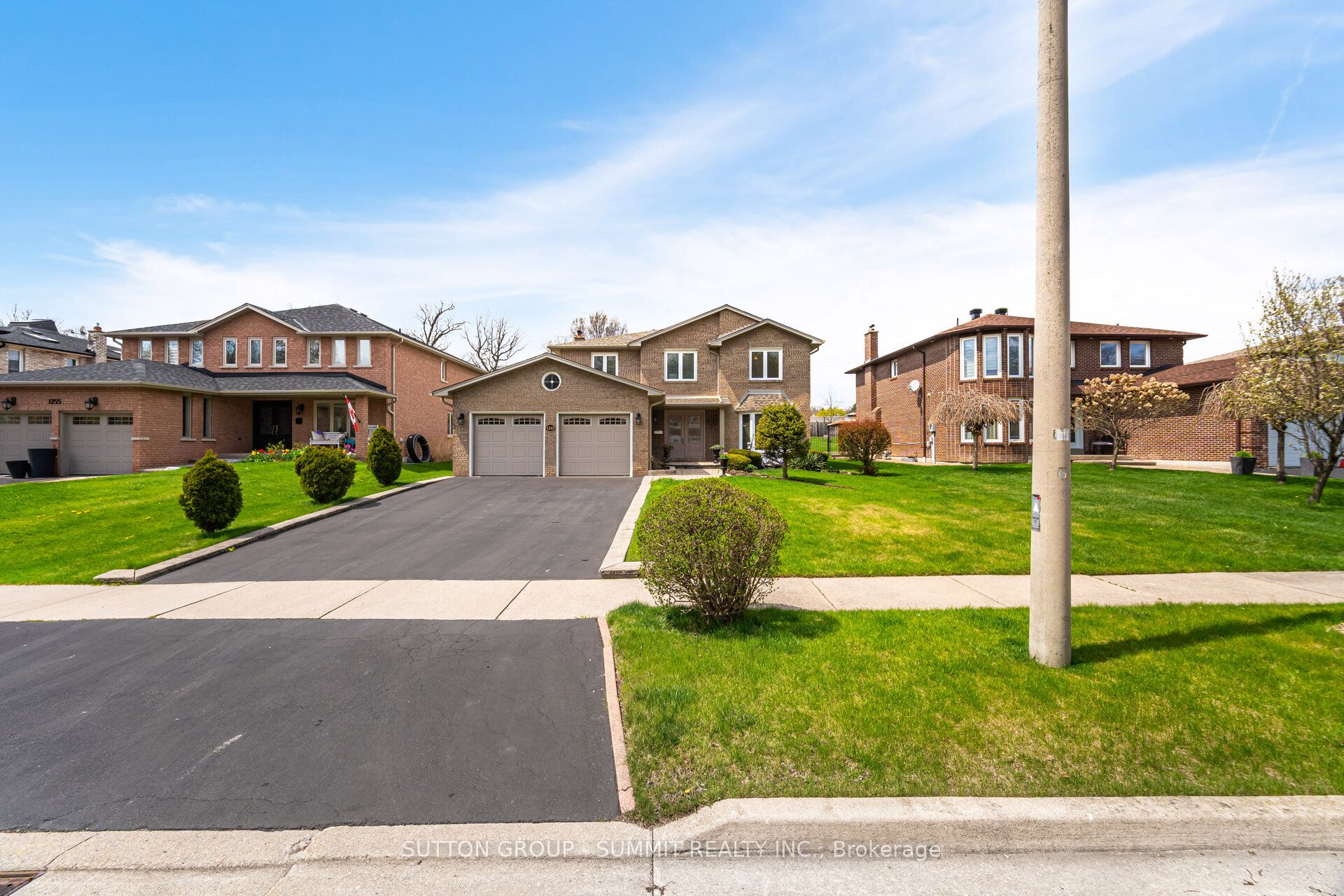 1245 SAGINAW Crescent