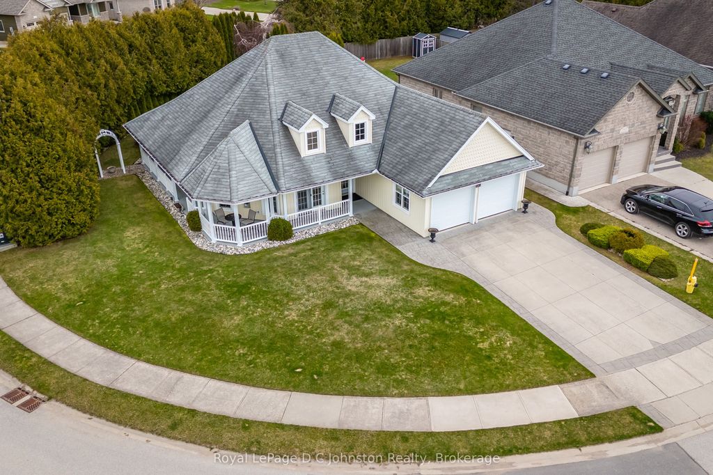 Photo of 541 MEADOW Lane, Saugeen Shores, ON N0H 2L0 (MLS # X12648176)