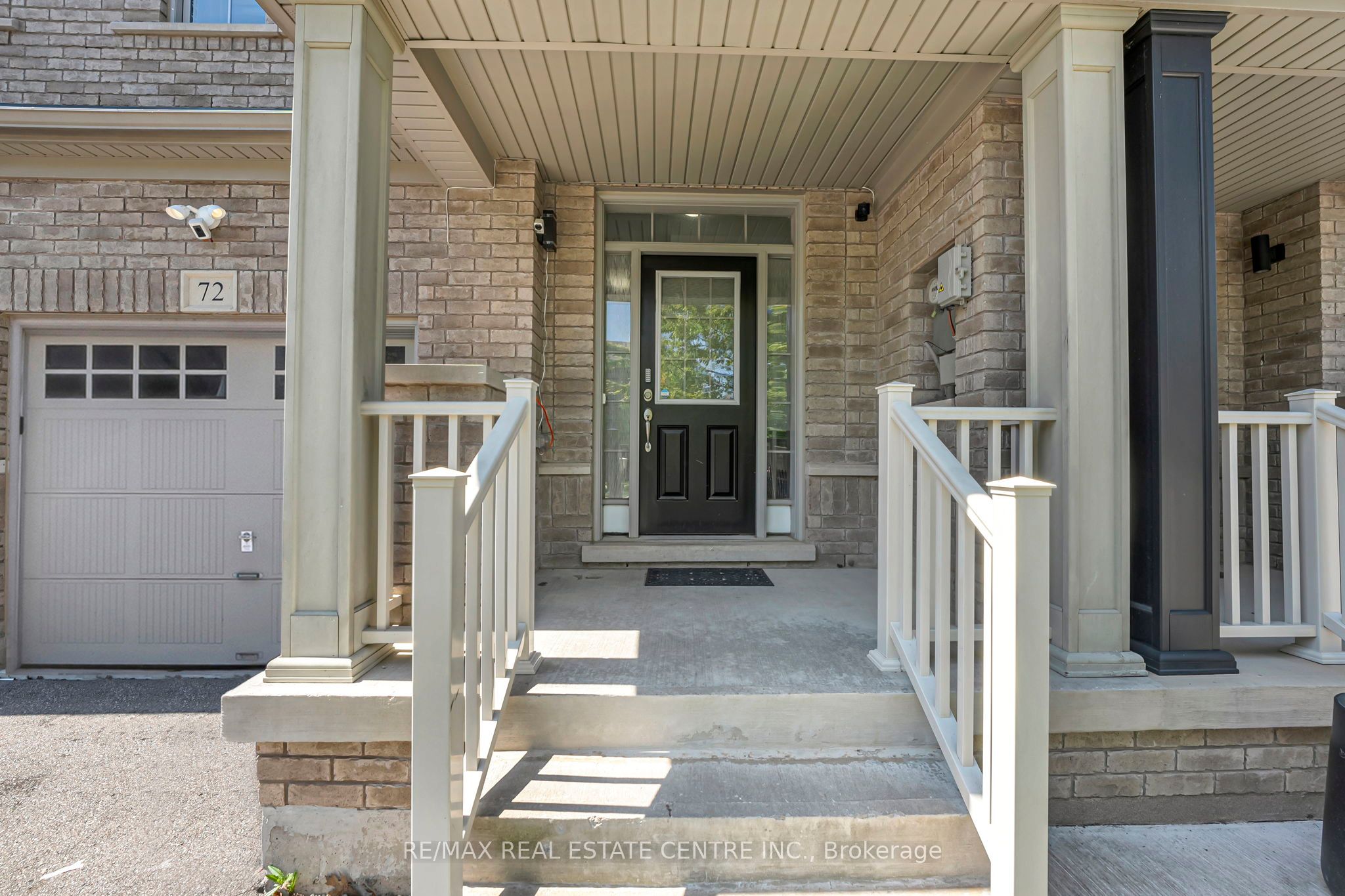72 Lady Evelyn Crescent