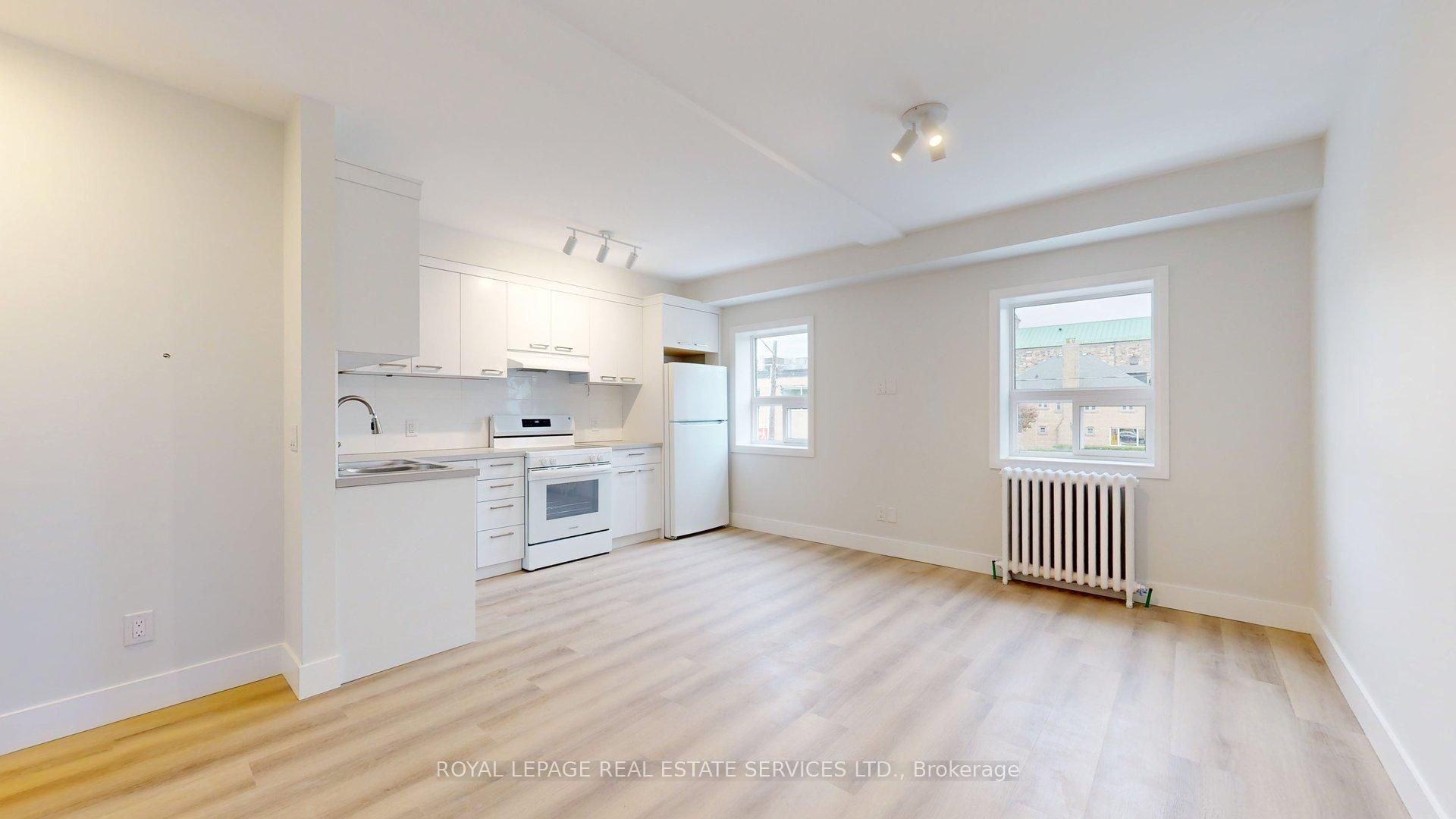 4 Brentwood Road S Unit B
