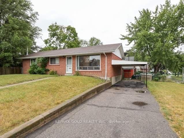Photo 1 of 8 — 2 Orton Park Road BSMNT, Toronto, ON M1G 3G1