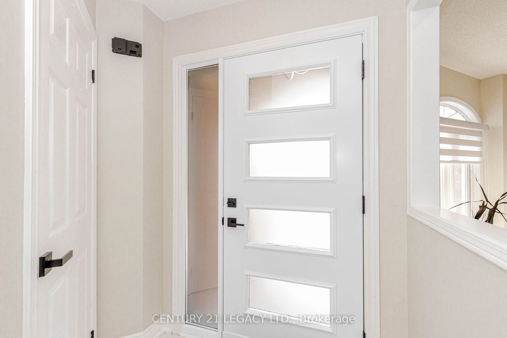 Photo of 23 Alaskan Summit Court, Brampton, ON L6R 1P1 (MLS # W12455806)