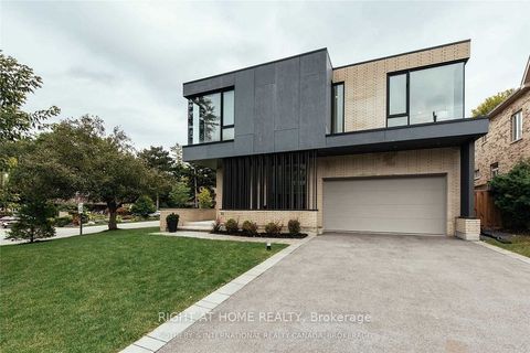 93 Meadowview Avenue Markham ON L3T 1K8