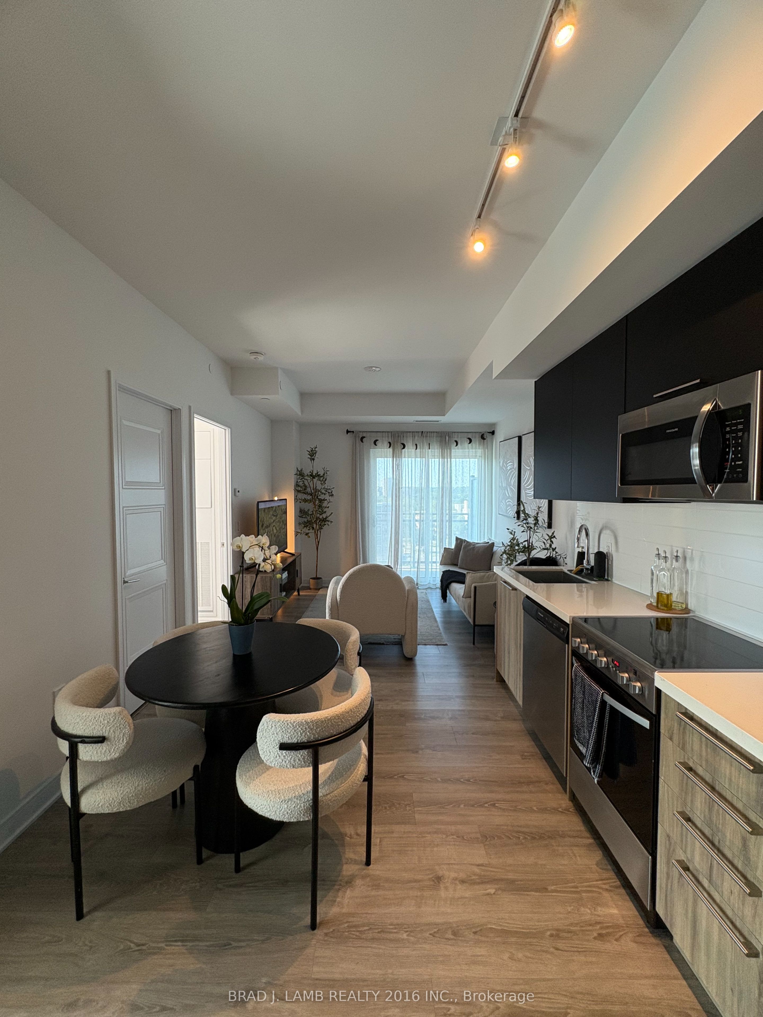 25 Neighbourhood Lane 907