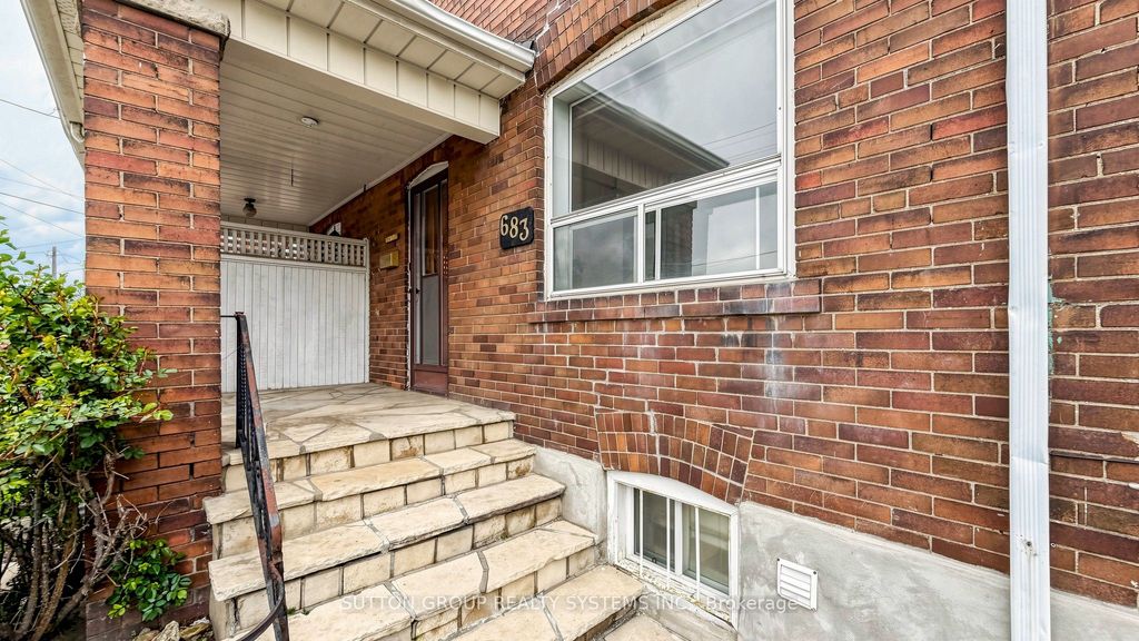 Photo of 683 Old Weston Road, Toronto, ON M6N 3B6 (MLS # W13109864)