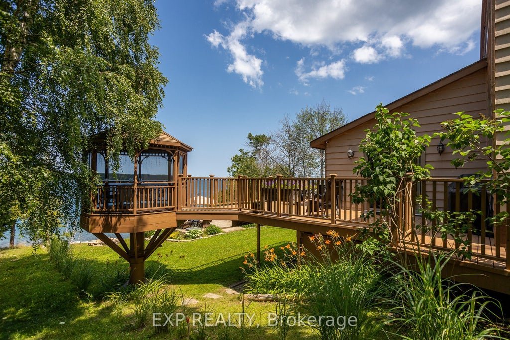 Photo of 121 Ivy Drive, Georgian Bluffs, ON N0H 2T0 (MLS # X13716726)