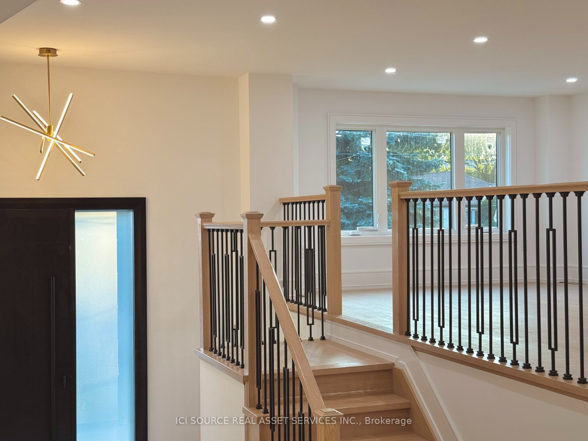 21 Vanbrugh Avenue