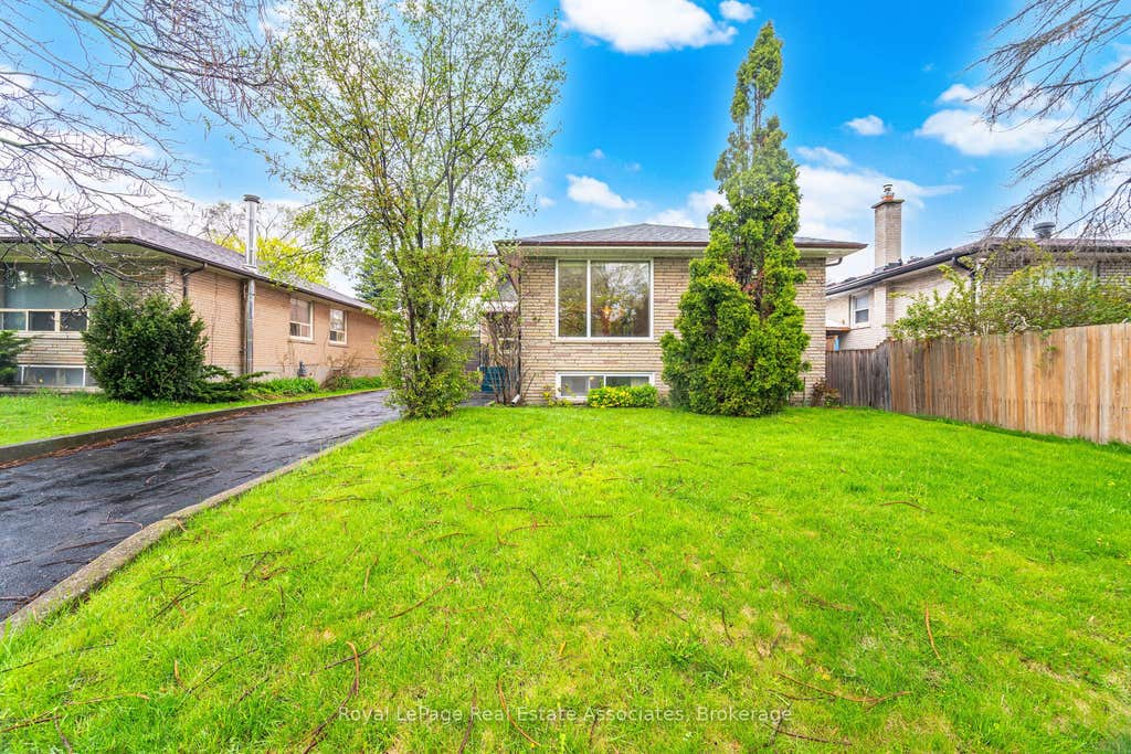 Photo of 193 Kingsview Boulevard, Toronto, ON M9R 1V7 (MLS # W13519436)