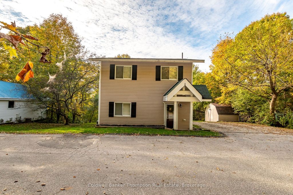 Photo of 16 Walpole Street, Huntsville, ON P1H 1V3 (MLS # X12443601)