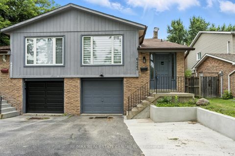 Photo of 6423 Chaumont Crescent, Mississauga, ON L5N 2M7 (MLS # W12790052)
